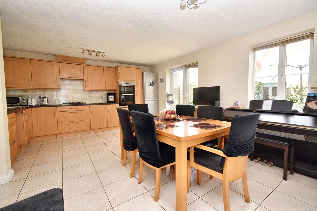 Property photo 2 of 13