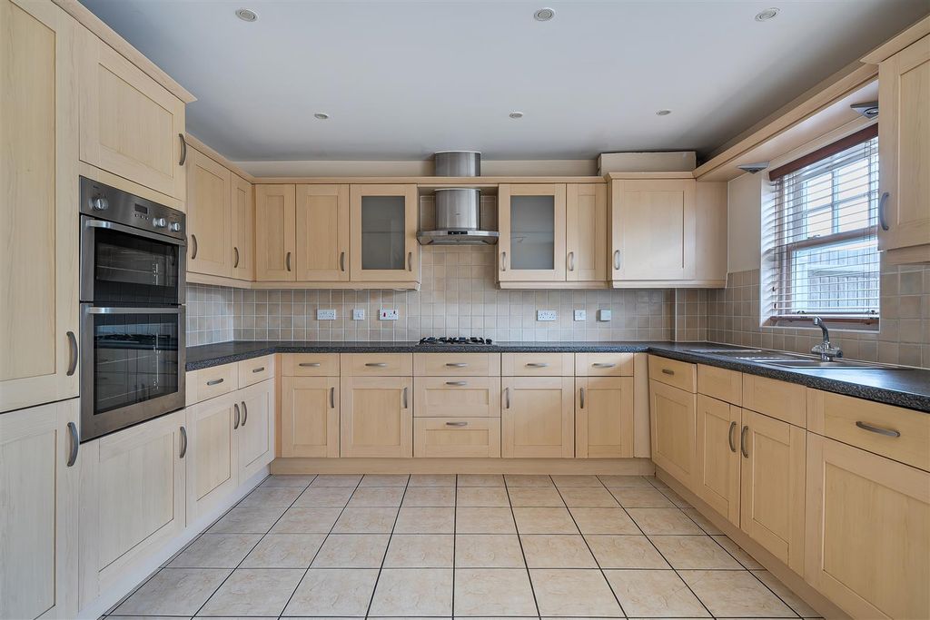 Property photo 3 of 25 1420376-11-699Df7c7d54F7.Jpg