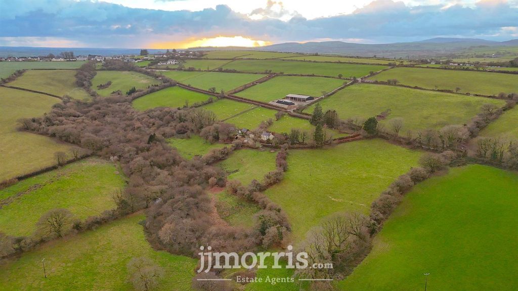 Property photo 1 of 65 5E55F518-7C9C-4Ff7-A6E0-F14670E1936E.Jpeg