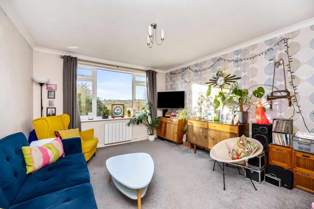 Property photo 3 of 21