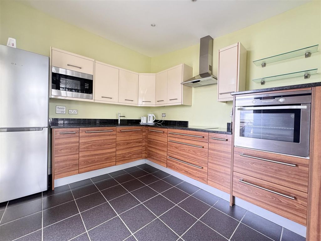 Additional image 7 of 3 bed flat for saleMidway Quay, Eastbourne BN23