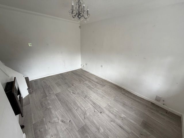 Property photo 3 of 9 Lounge