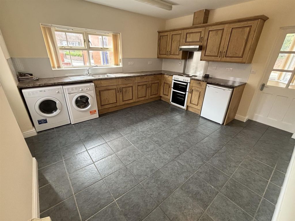 Property photo 2 of 7 Kitchen.Jpg