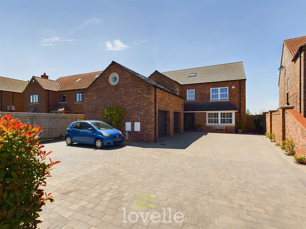 Property photo 3 of 37