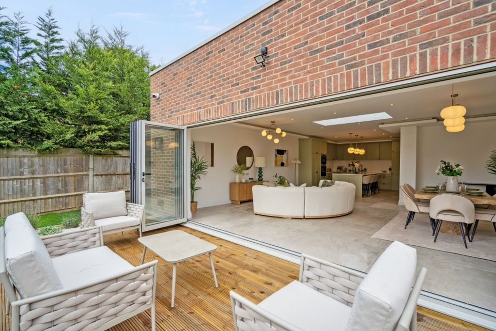 Property photo 3 of 30