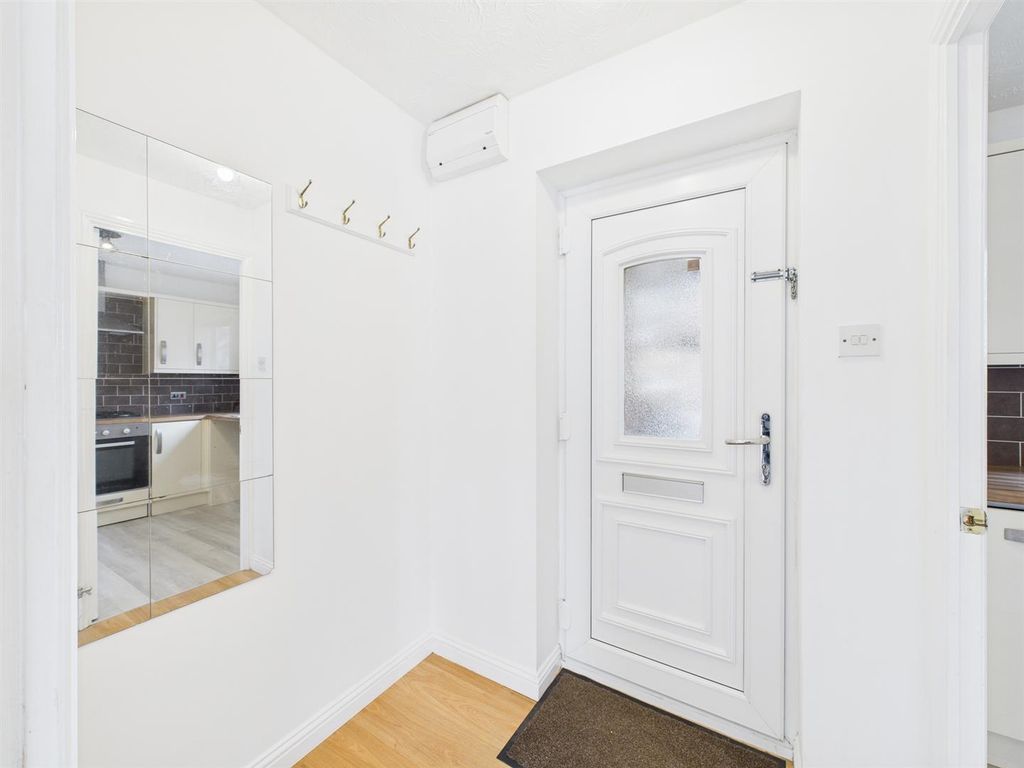 Property photo 3 of 9 Cam01931G0-Pr0314-Still003.Jpg