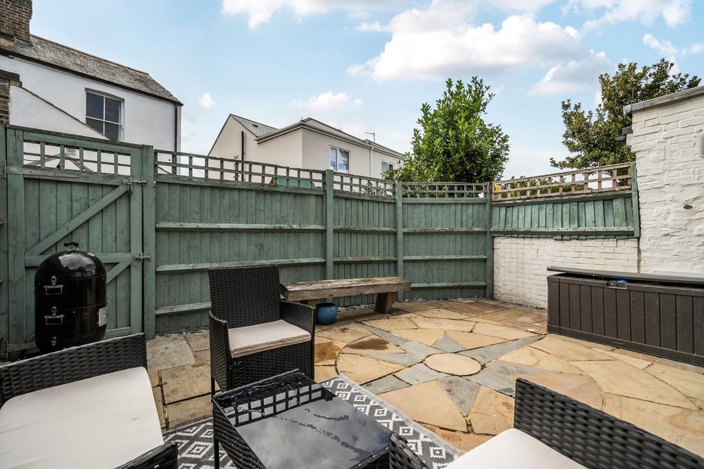 Property photo 3 of 13