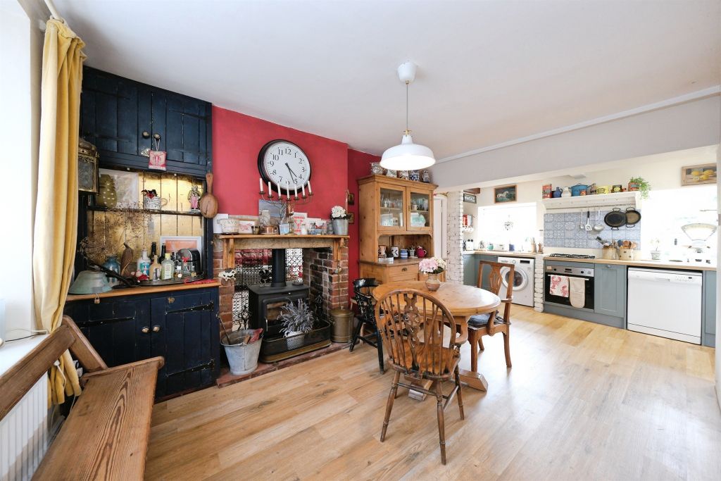 Property photo 2 of 24