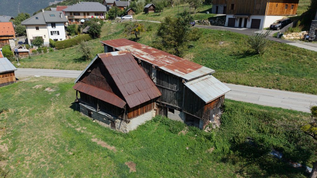 Property photo 1 of 6