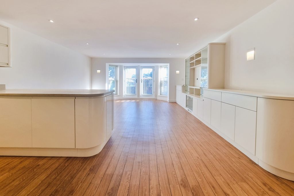 Property photo 3 of 21 20260107_124114