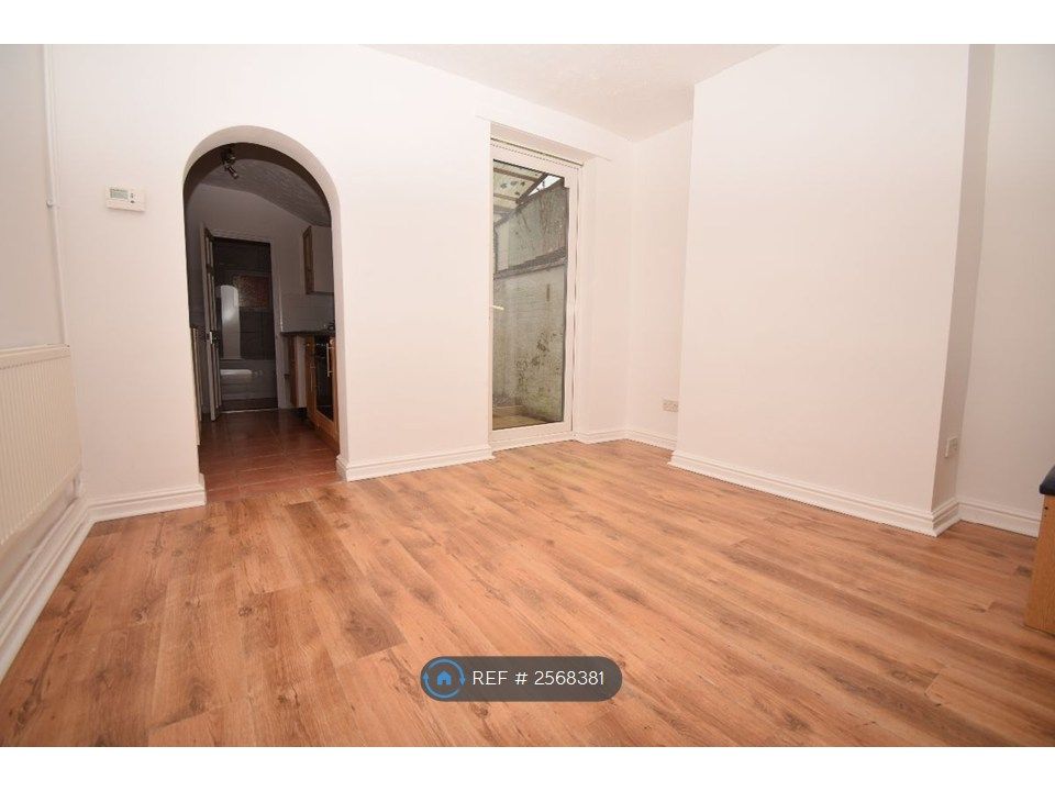 Property photo 3 of 8 Dining Room