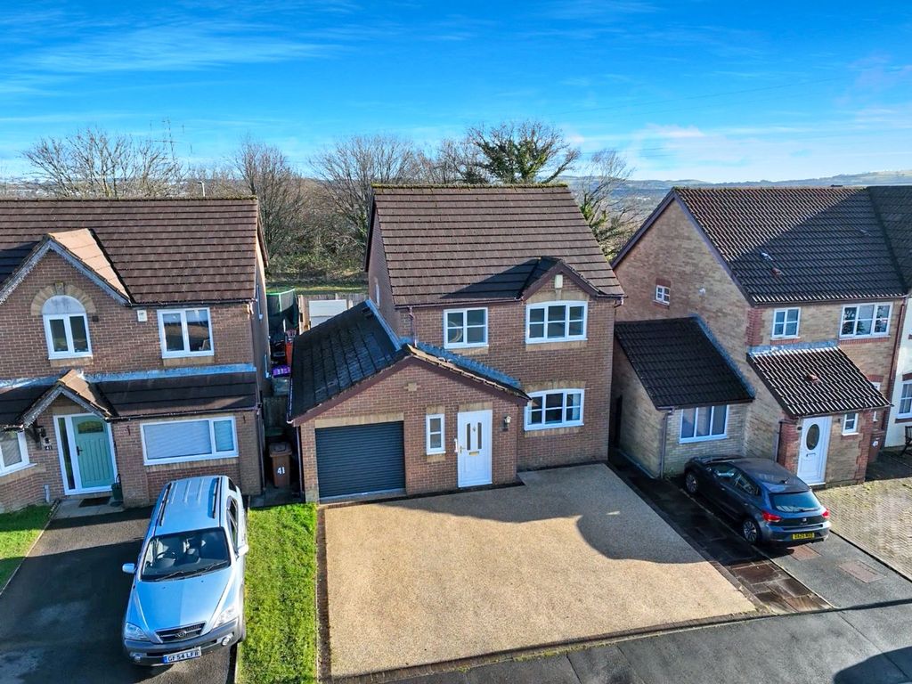 Property photo 1 of 26