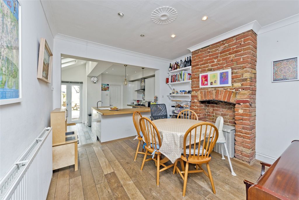 Property photo 3 of 12 Picture No. 06