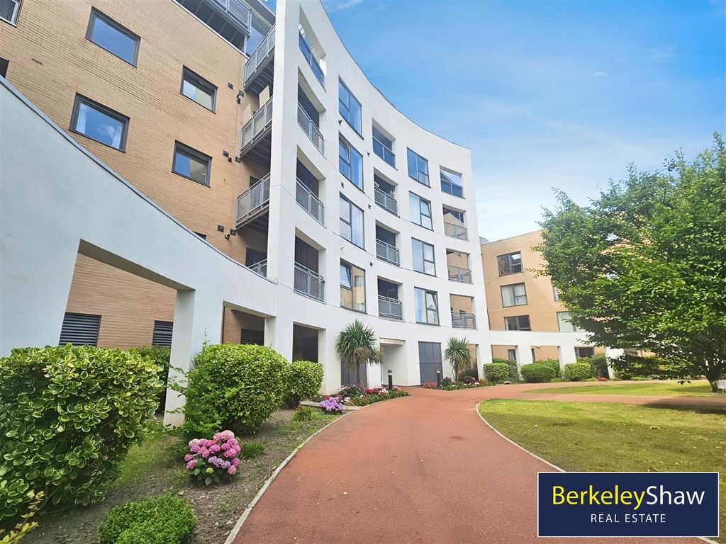 Property photo 1 of 9 External