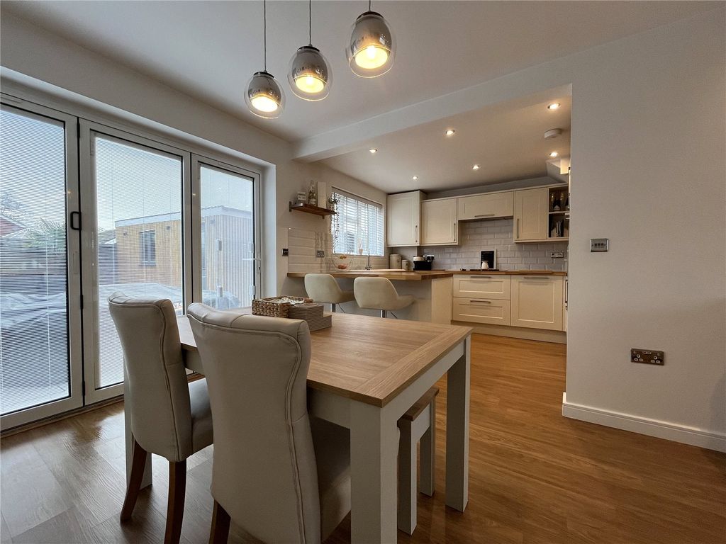 Property photo 2 of 25 Picture No. 04