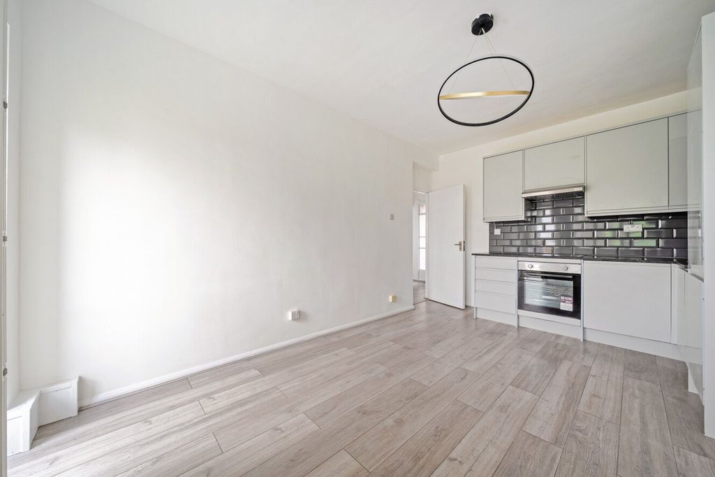 Property photo 2 of 14 Picture No. 09