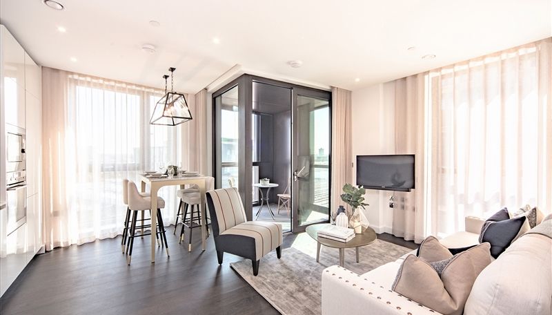 Property photo 3 of 16 Living Area (Curtain