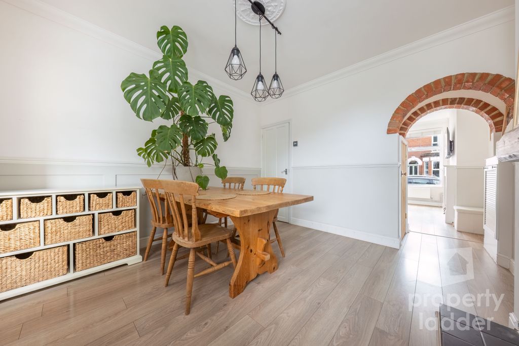 Property photo 3 of 22 Pl-5