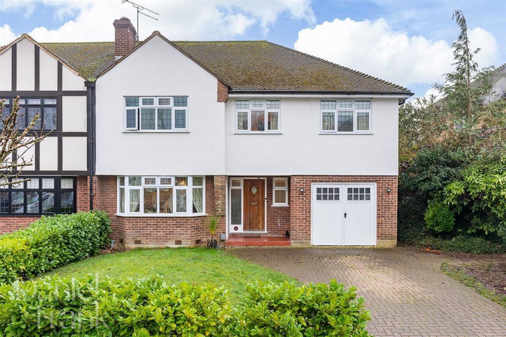 Property photo 1 of 29