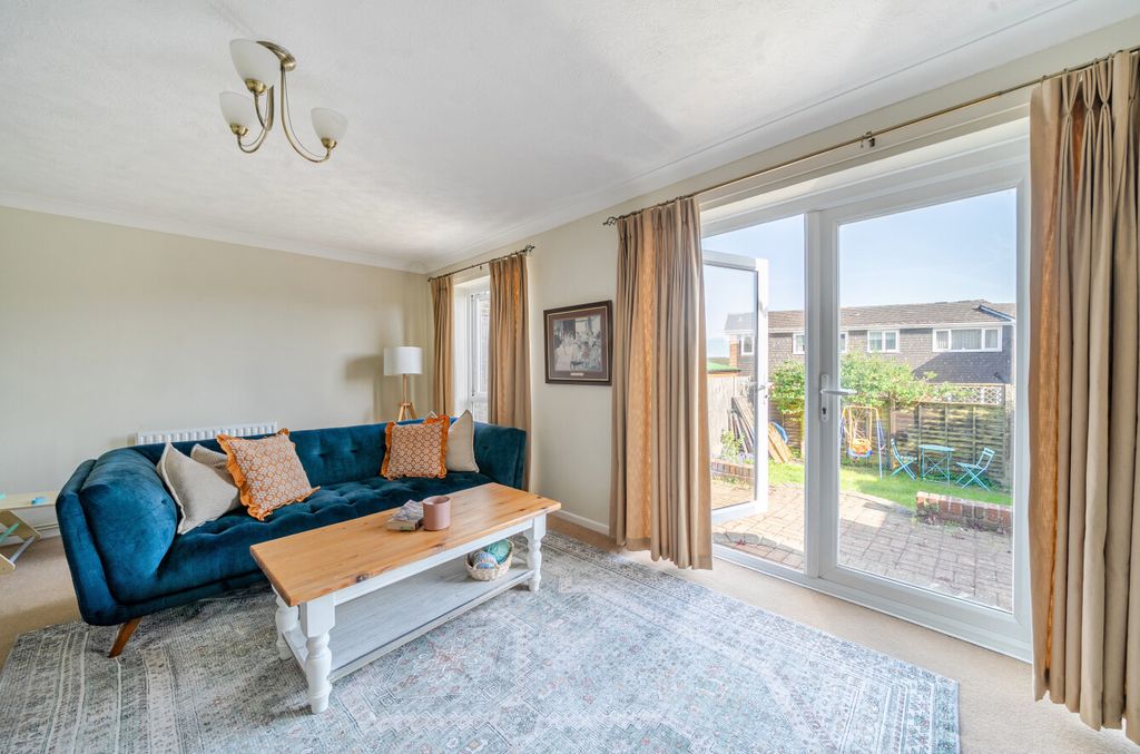 Property photo 3 of 11 1436130-8-69d692F...