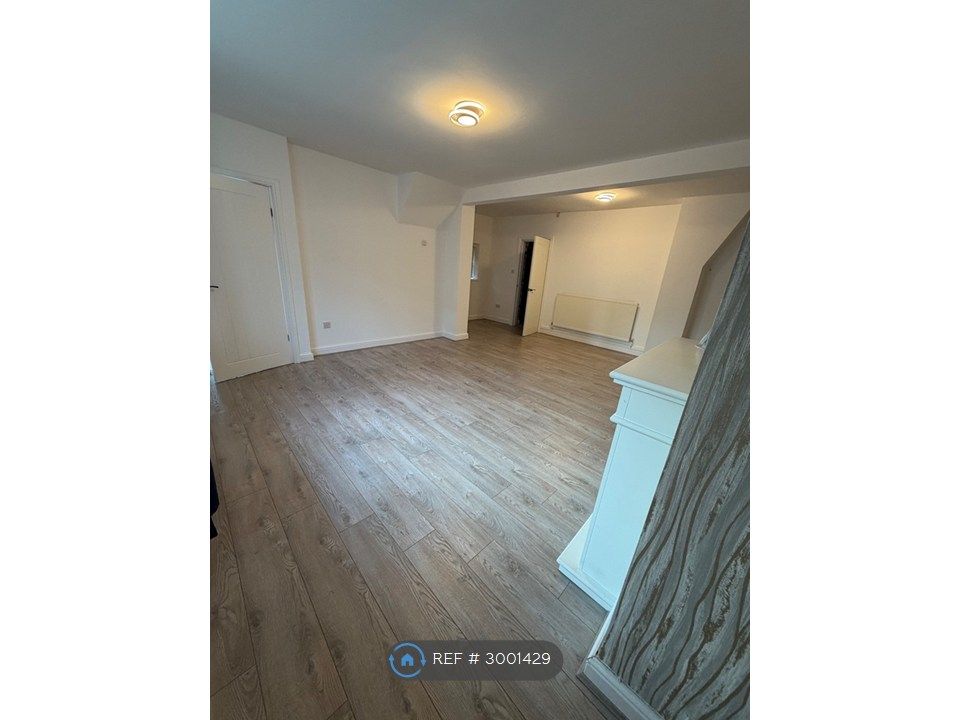 Property photo 2 of 16 Living Room