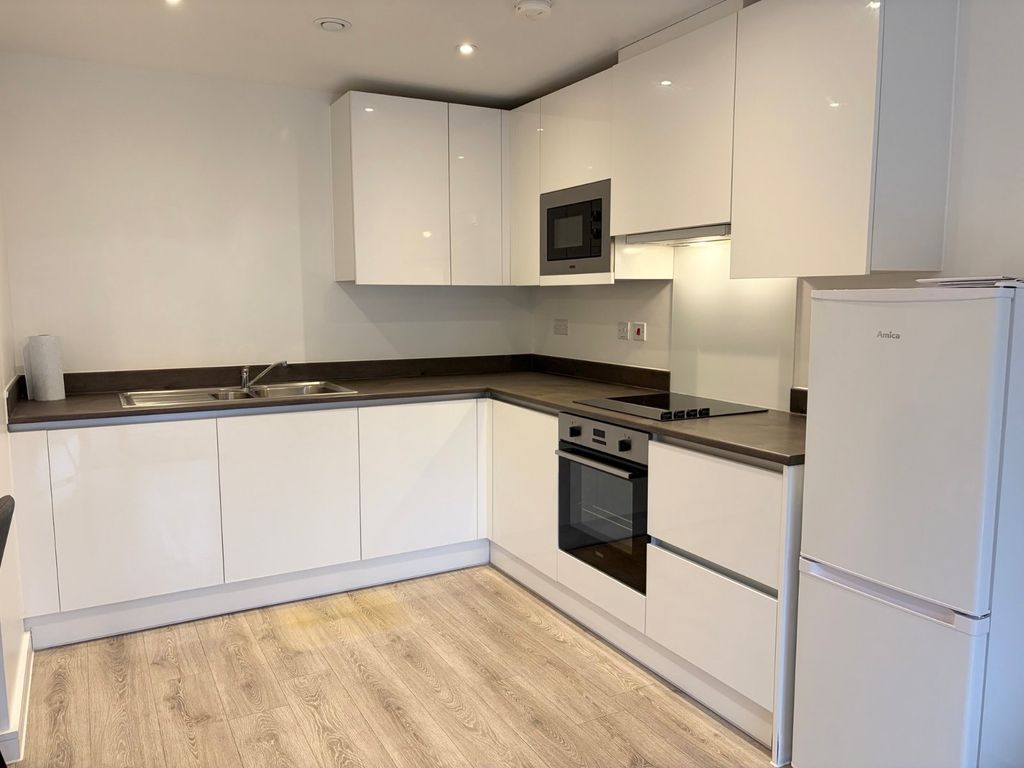 Property photo 2 of 8 Picture No. 14