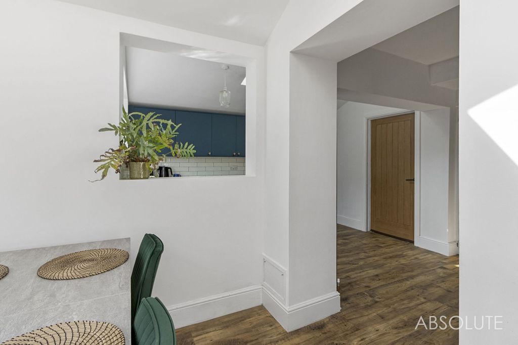 Property photo 3 of 25