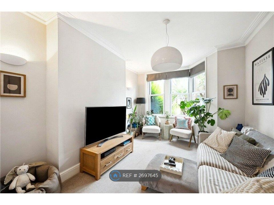 Property photo 2 of 11