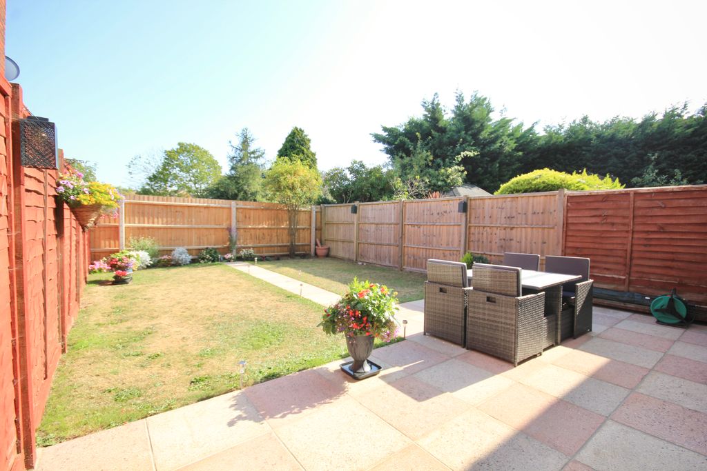 Property photo 2 of 25