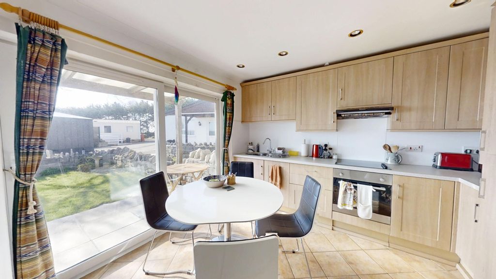 Property photo 2 of 18 Cove-Park-Portland-Dorset-UK-03032026_143142