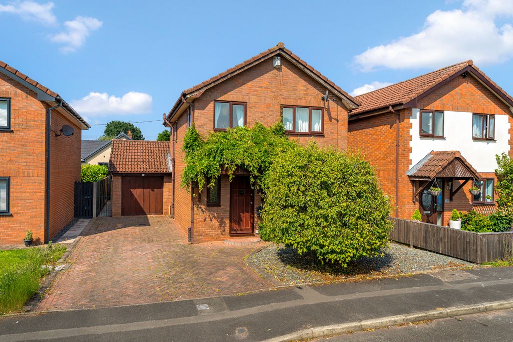 Property photo 1 of 19 4 The Orchards-22