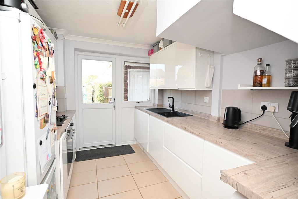 Property photo 2 of 14 Re-Fitted Kitchen