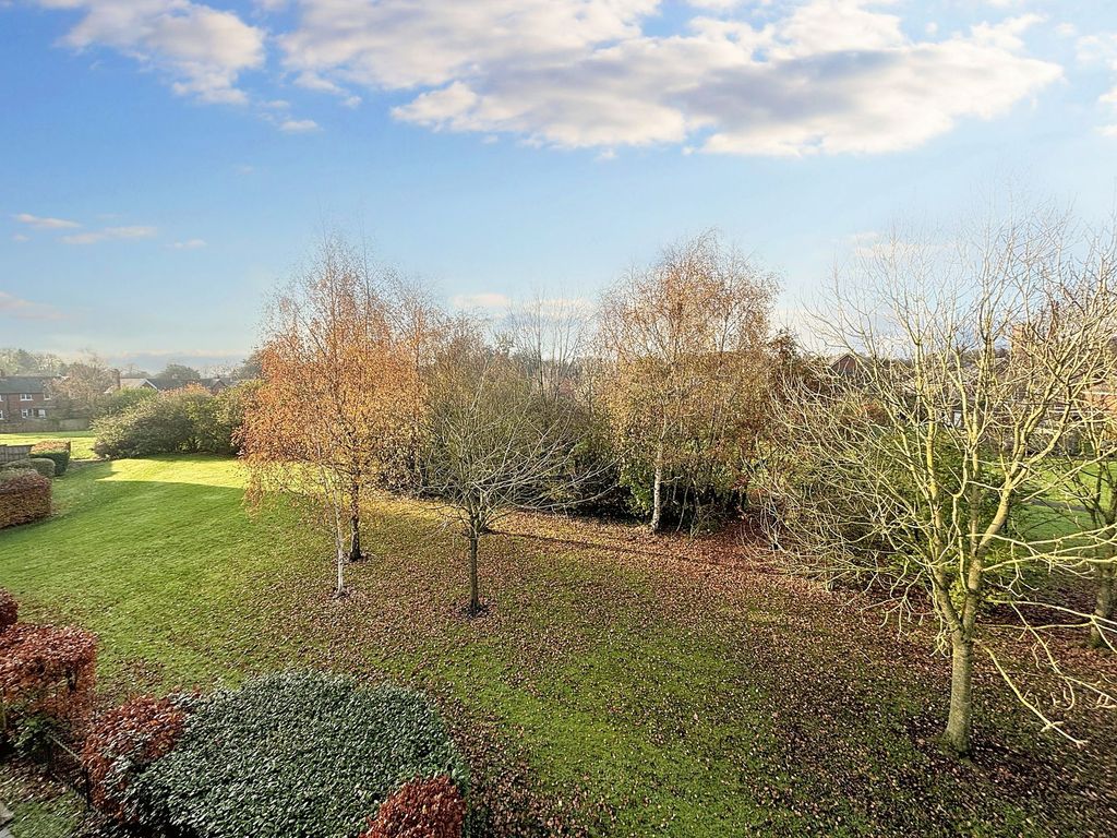 Property photo 3 of 13 Views