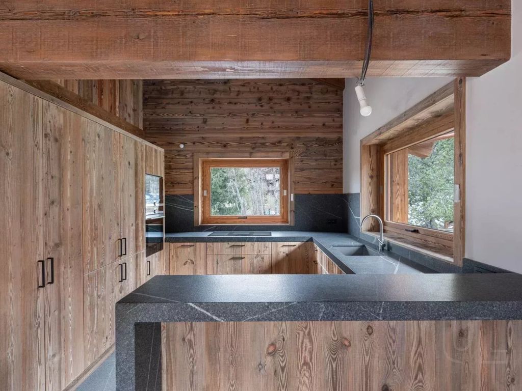 Property photo 3 of 24