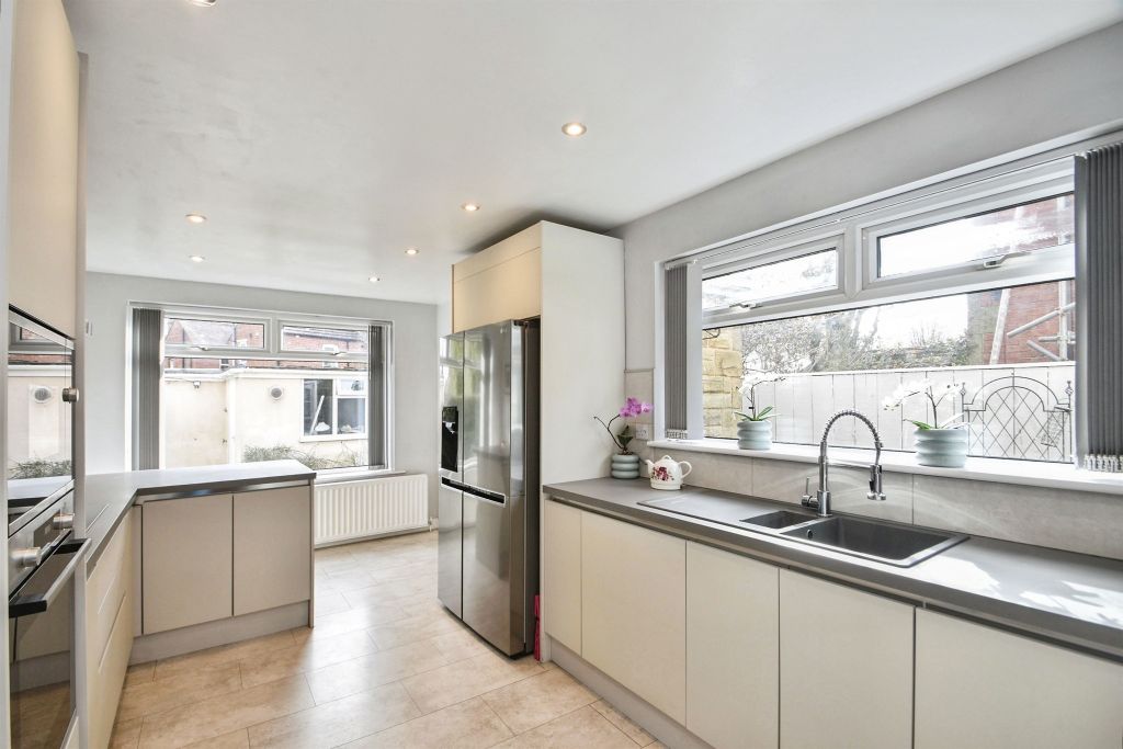 Property photo 3 of 21