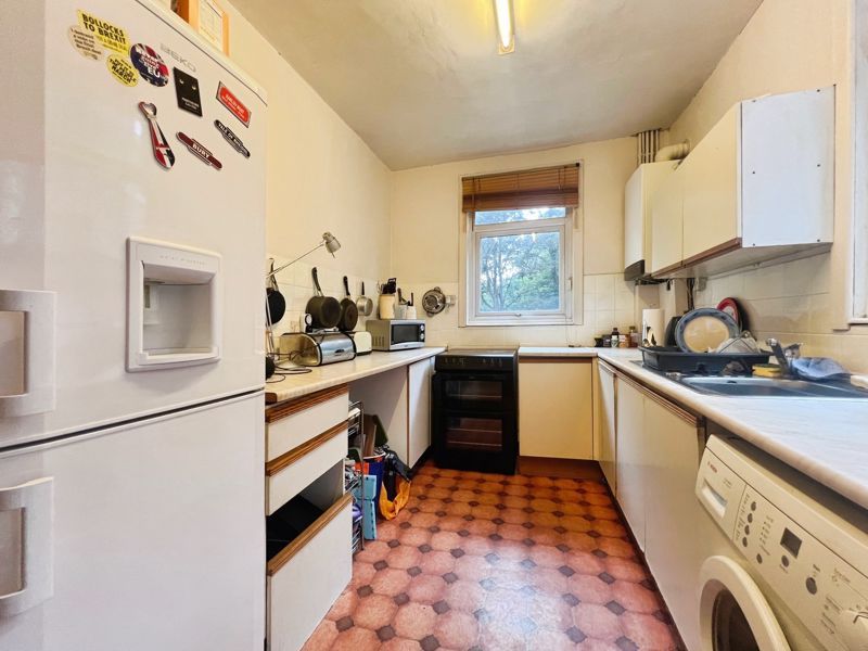 Property photo 3 of 12 Kitchen
