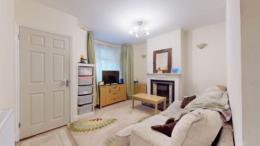 Property photo 2 of 12