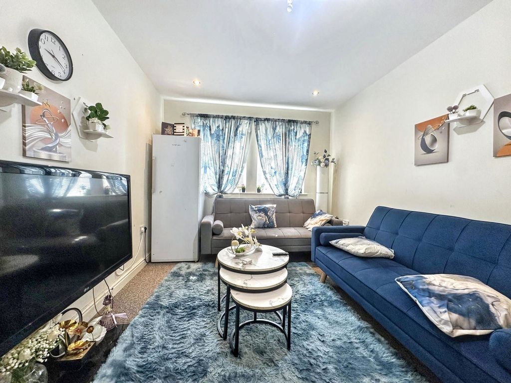 Property photo 3 of 14
