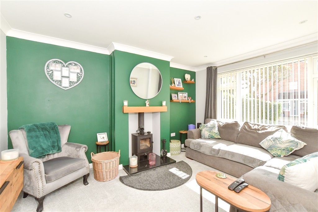 Property photo 3 of 10 Lounge