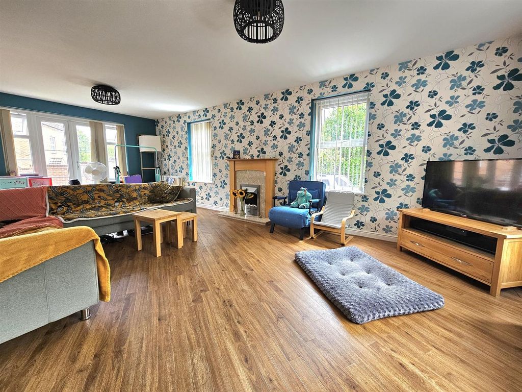 Property photo 2 of 16