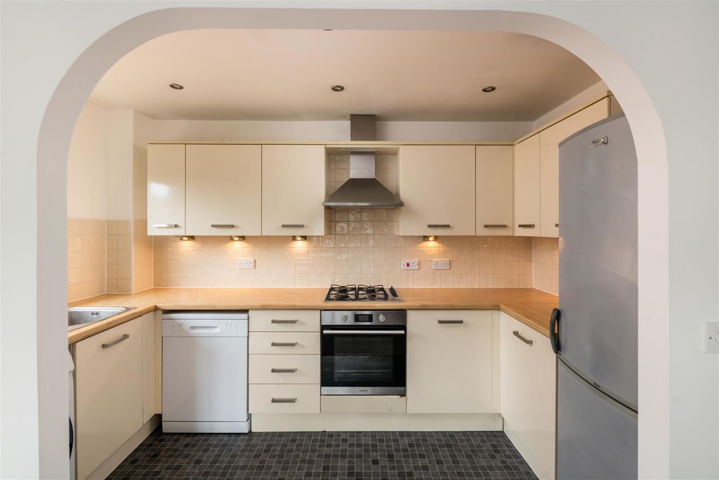 Property photo 2 of 13 34 Kingsfield Internals6.Jpg