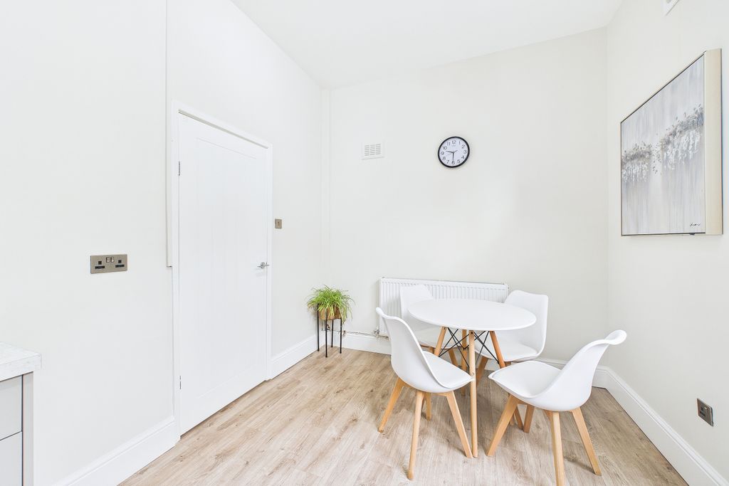 Property photo 3 of 13 Dining Area