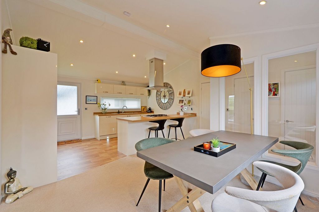 Property photo 2 of 21 Photo 14