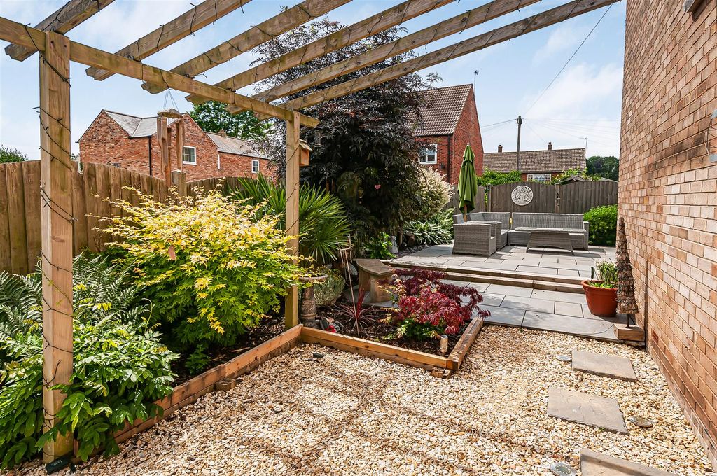 Property photo 3 of 34 York Stones27.Jpg