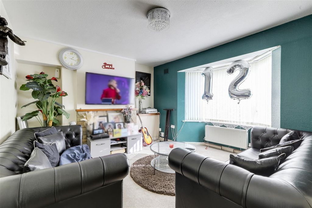 Property photo 2 of 14 4064.Jpg