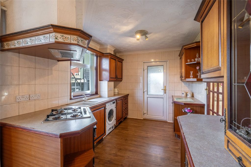 Property photo 3 of 27 Picture No. 21