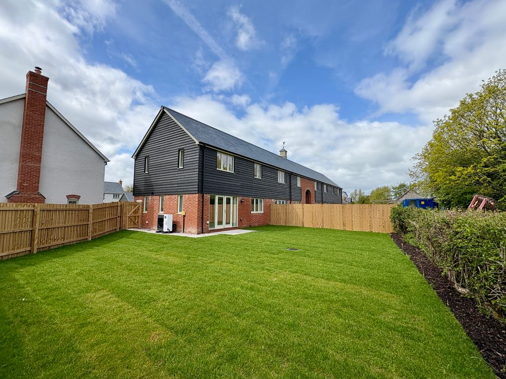 Property photo 2 of 22 Rear 2