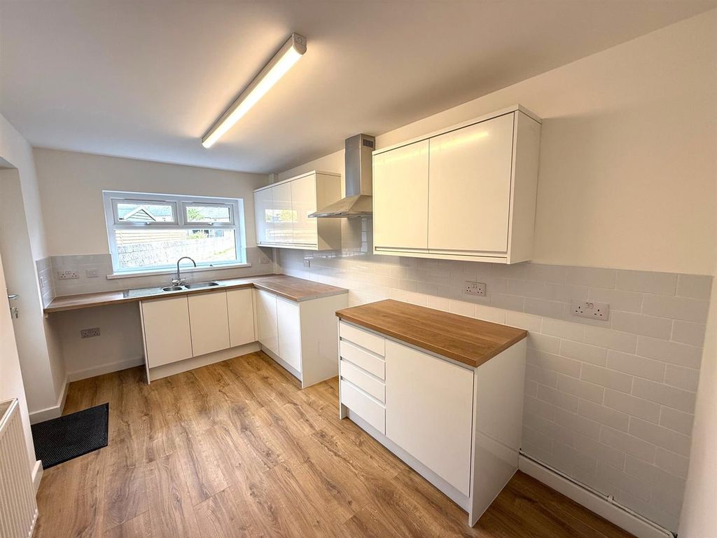 Property photo 2 of 22 13.Jpg