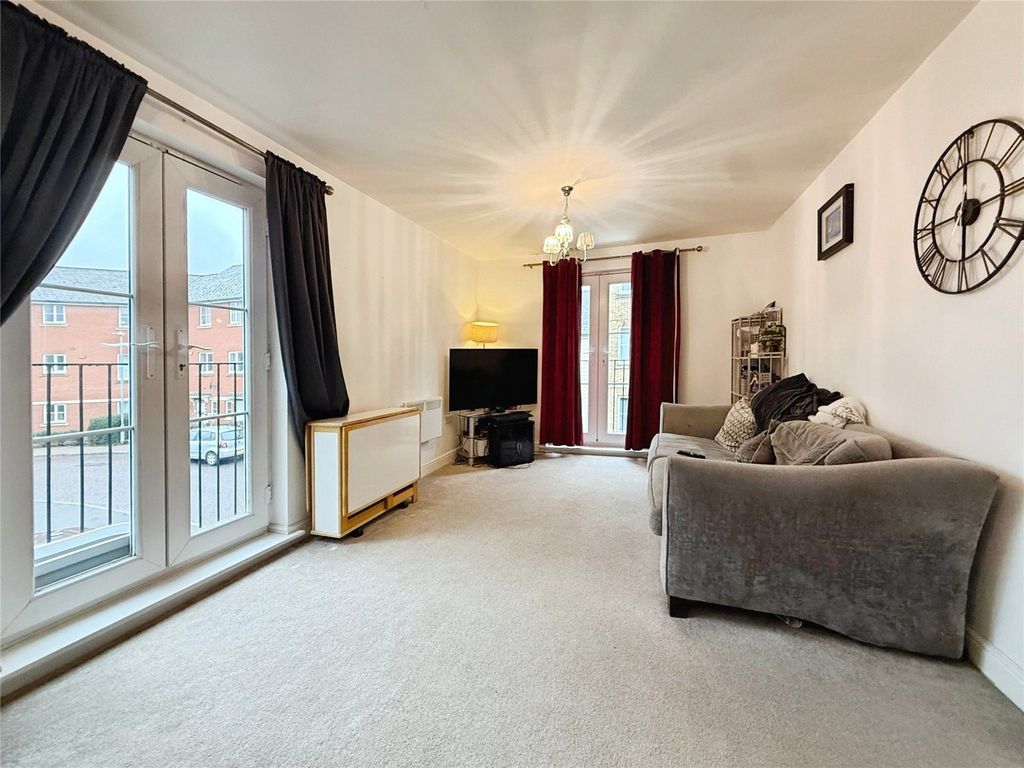 Property photo 2 of 6 Picture No. 11