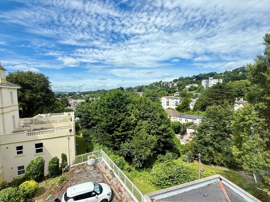 Property photo 2 of 26